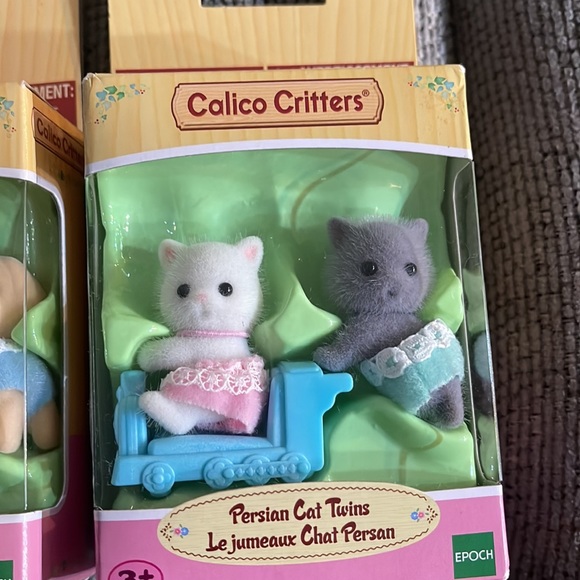 Calico Critters - Persian Cat & Yellow Labrador Twins Bundle - Picture 3 of 4